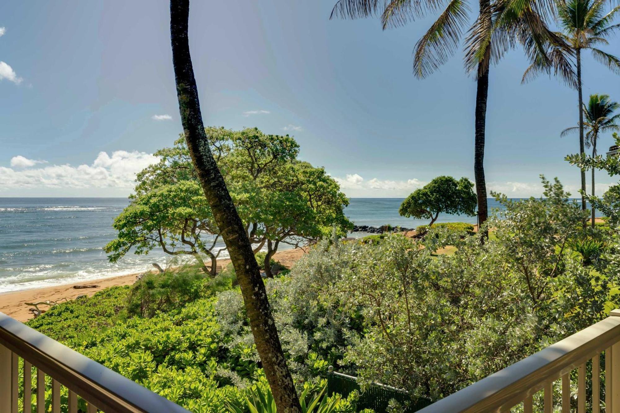 Waipouli Beachfront Condo With Balcony And Ocean Views Kapa'a Exteriér fotografie